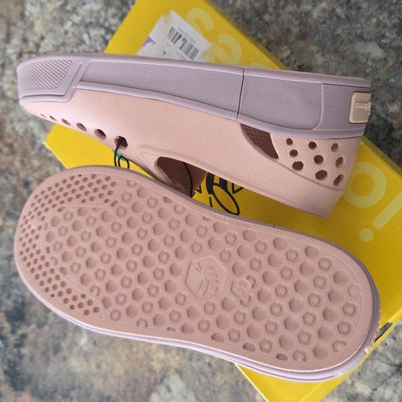 Joybees Size 2 Girl's NEW Pink And Purple Slip-On Shoes - Picture 4 of 7